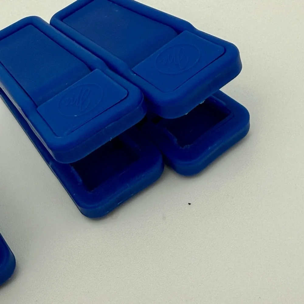 37 Joy Mangano Huggable Hangers Finger Clips Large Medium Blue Tan OEM Lot